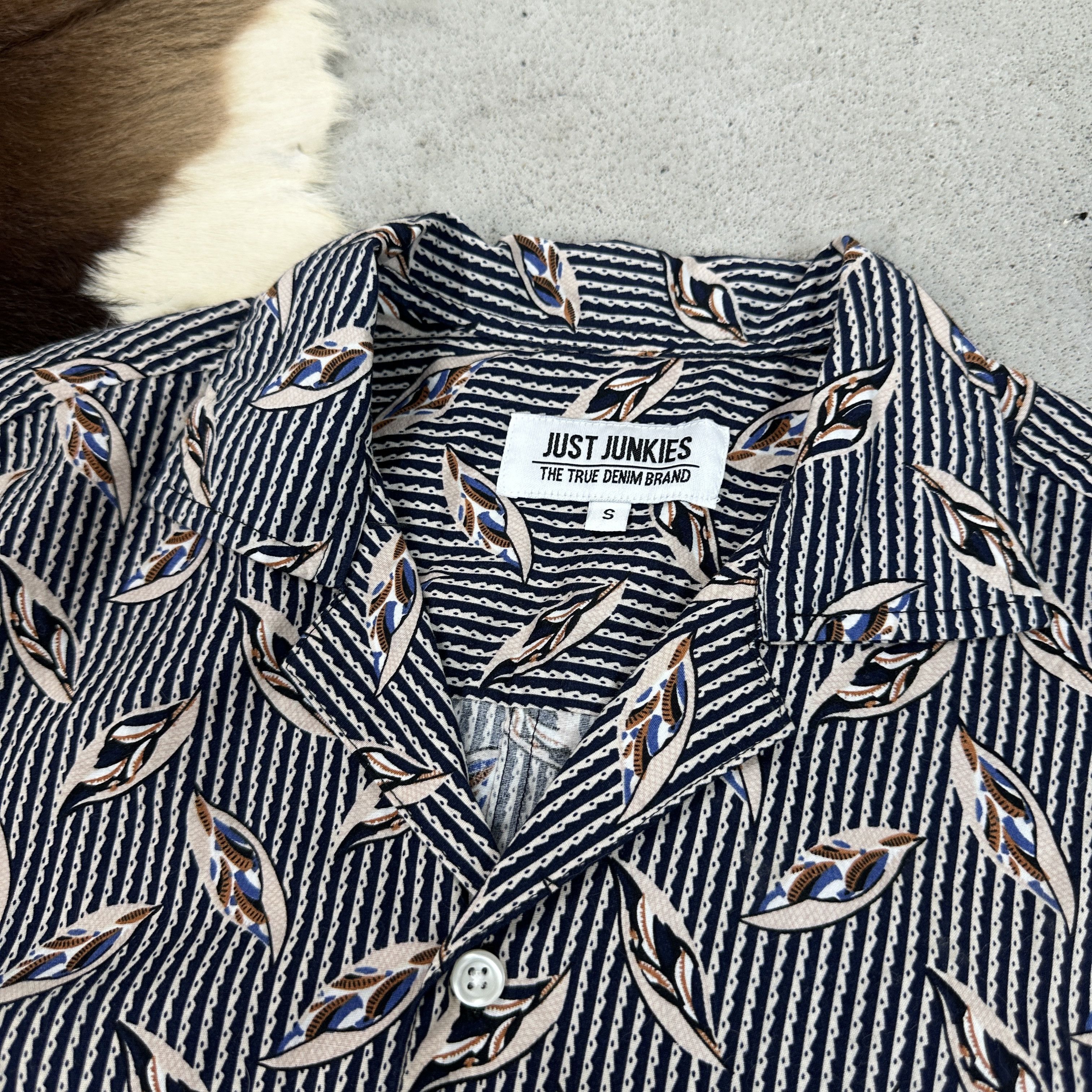 Vintage Vintage Hip Hop Skater Preppy Old Money Summer Shirt 00s Size US S / EU 44-46 / 1 - 2 Thumbnail