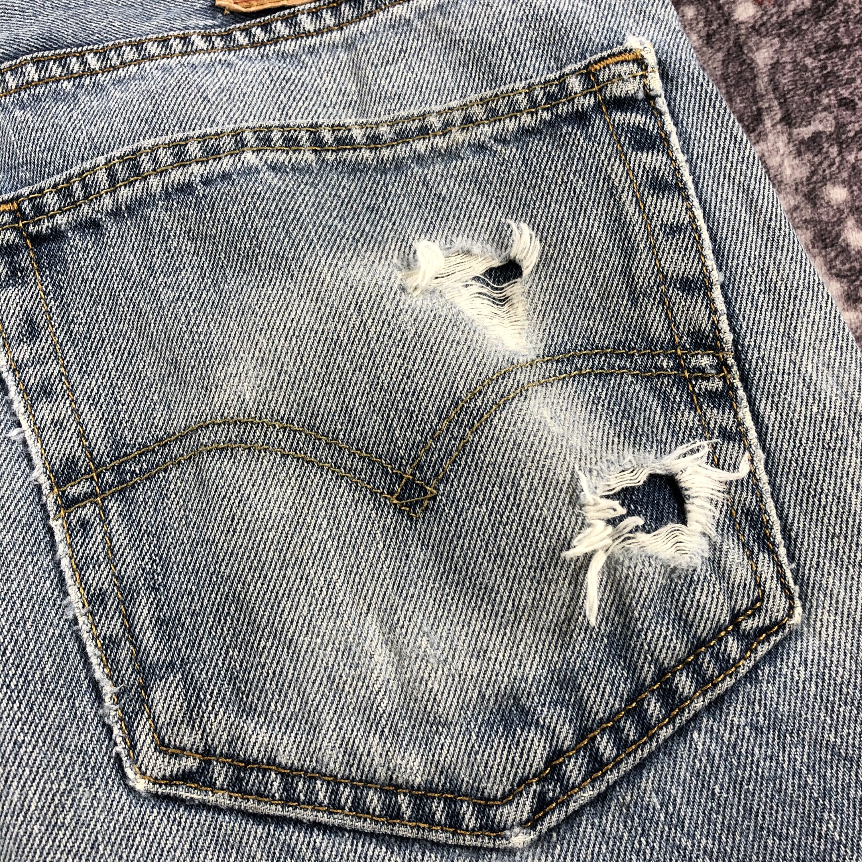Levi's × Vintage Vintage Light Wash Levis 505 Jeans-JM2635 Size US 37 - 10 Thumbnail