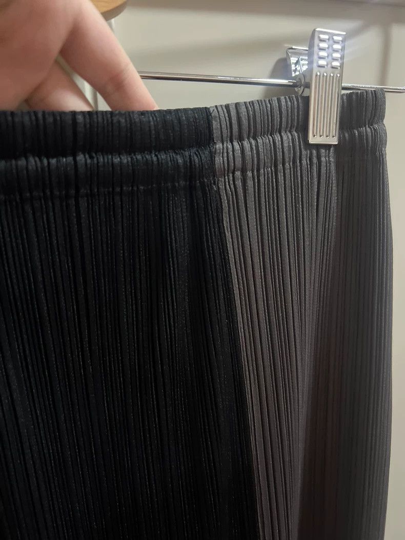 Issey Miyake Issey Miyake size:2 A black and grey two-tone skirt Size 31" - 2 Thumbnail