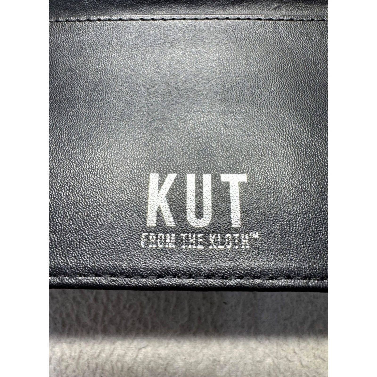 Vintage KUT from the Kloth Wallet Black & White Striped Wallet 43B Womens N/A Folding Card Credit Snap Closure Compact Pre-Owned Like New Size ONE SIZE - 4 Thumbnail