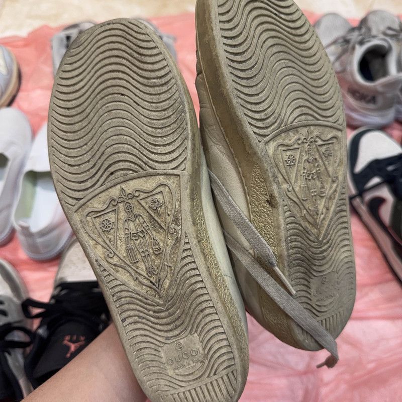 Gucci Gucci Mickey Mouse Low-Top Sneakers for Women - Size US 5.5 / IT 35.5 - 8 Thumbnail