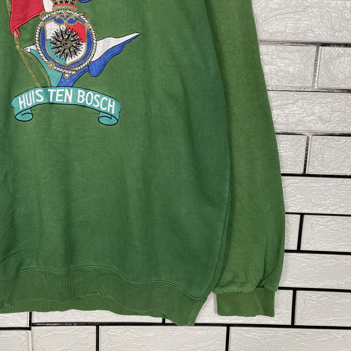 Other Vintage Huisten Bosch Big Logo Sweatshirt Size US L / EU 52-54 / 3 - 4 Thumbnail