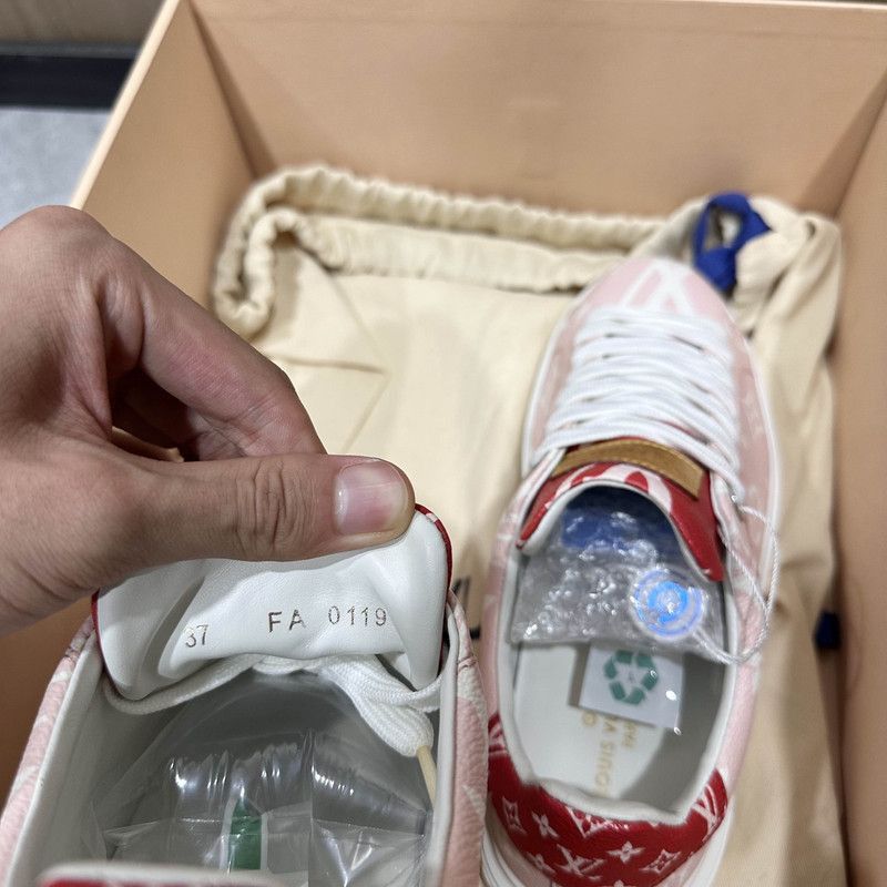 Louis Vuitton Louis Vuitton Stylish Pink Leather Sneakers - Size US 6.5 / EU 39-40 - 5 Thumbnail