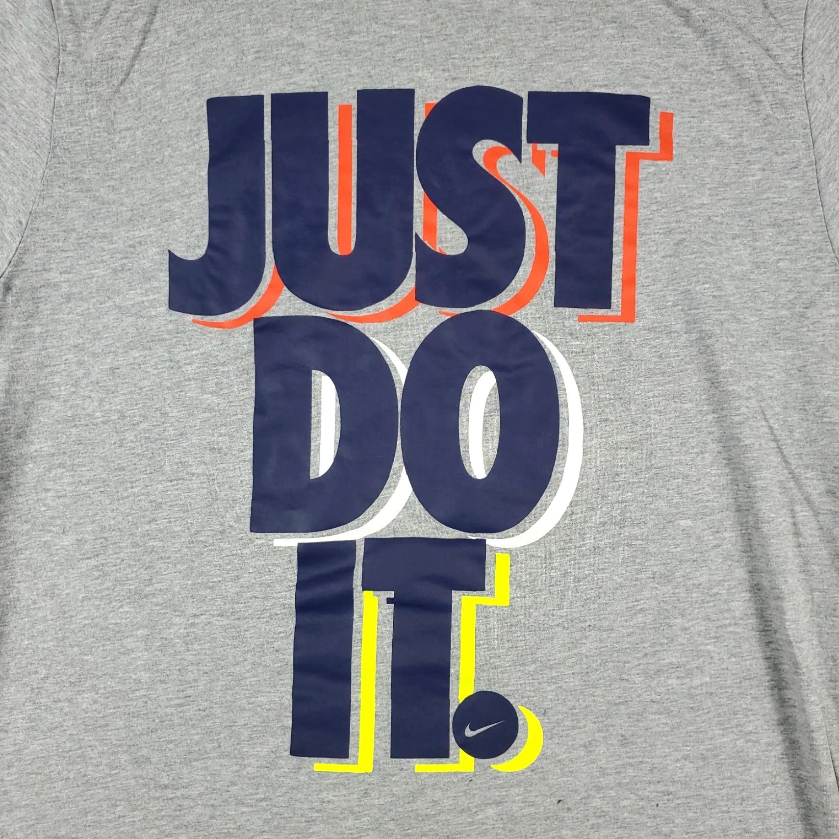 Nike Nike T Shirt Mens Large Gray Swoosh Casual Short Sleeve Adult L White? Gray? Size US L / EU 52-54 / 3 - 2 Thumbnail