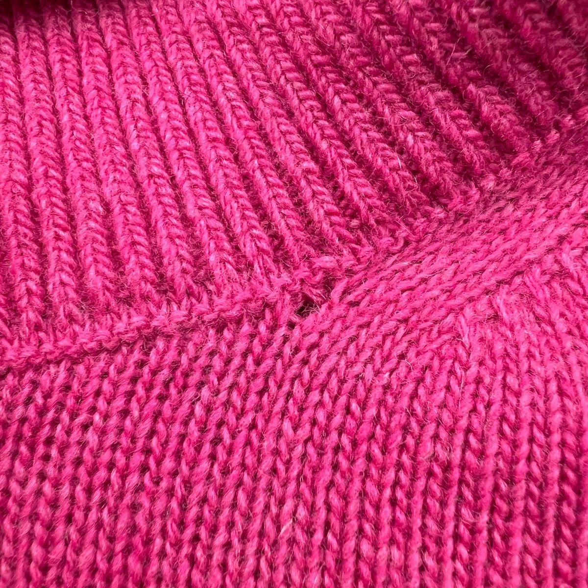 Balenciaga Balenciaga BB Crest Pink Turtle Neck Sweater Size US L / EU 52-54 / 3 - 3 Thumbnail