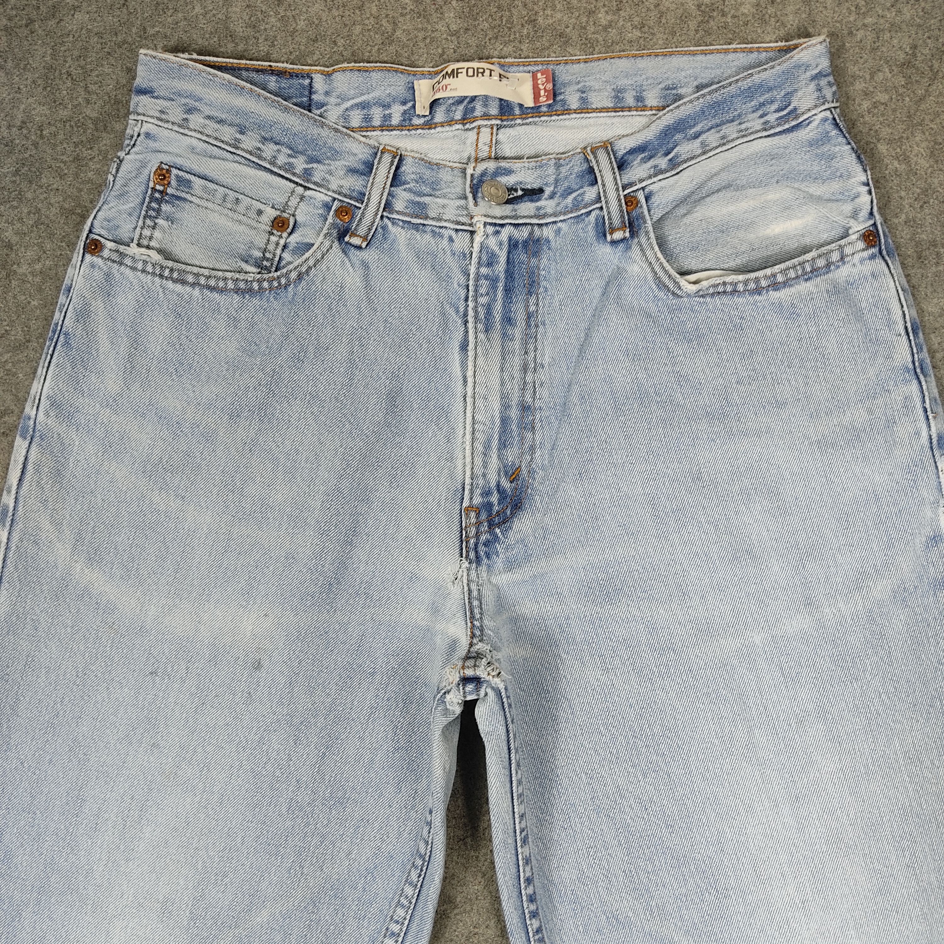 Levi's × Vintage Vintage Levis 560 Blue Light Wash Jeans L343 Size US 33 - 2 Thumbnail