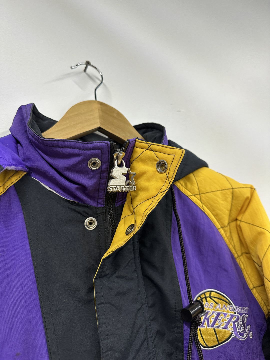 Other Vintage Starter Los Angeles Lakers NBA Puffer Size US L / EU 52-54 / 3 - 2 Thumbnail