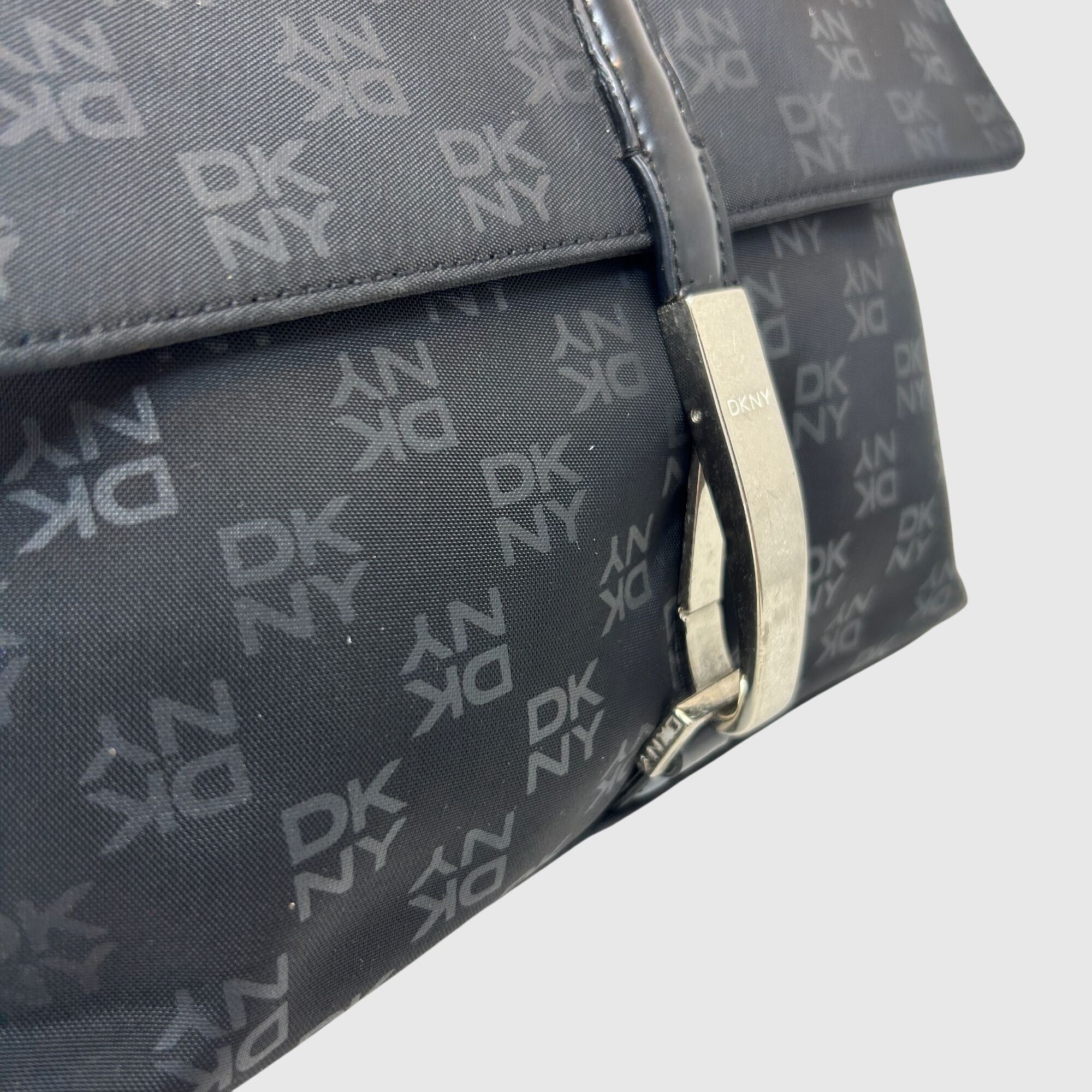 DKNY VINTAGE Y2K DKNY LOGO Baguette Bag Black Shoulder Bag Purse Size ONE SIZE - 5 Thumbnail