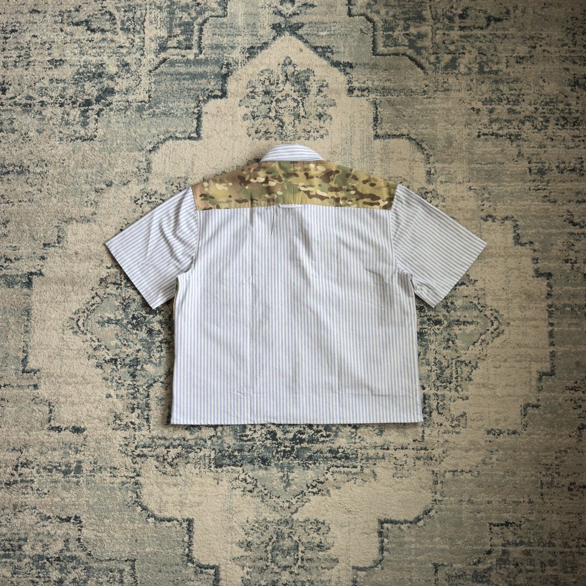 Designer × Japanese Brand Boxy designer camo print button up Size US M / EU 48-50 / 2 - 4 Thumbnail