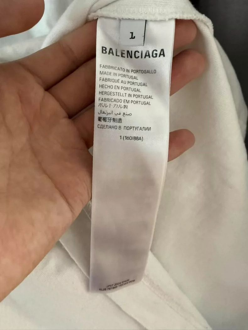 Balenciaga Balenciaga Football short sleeve white 1 yard Size US S / EU 44-46 / 1 - 4 Thumbnail