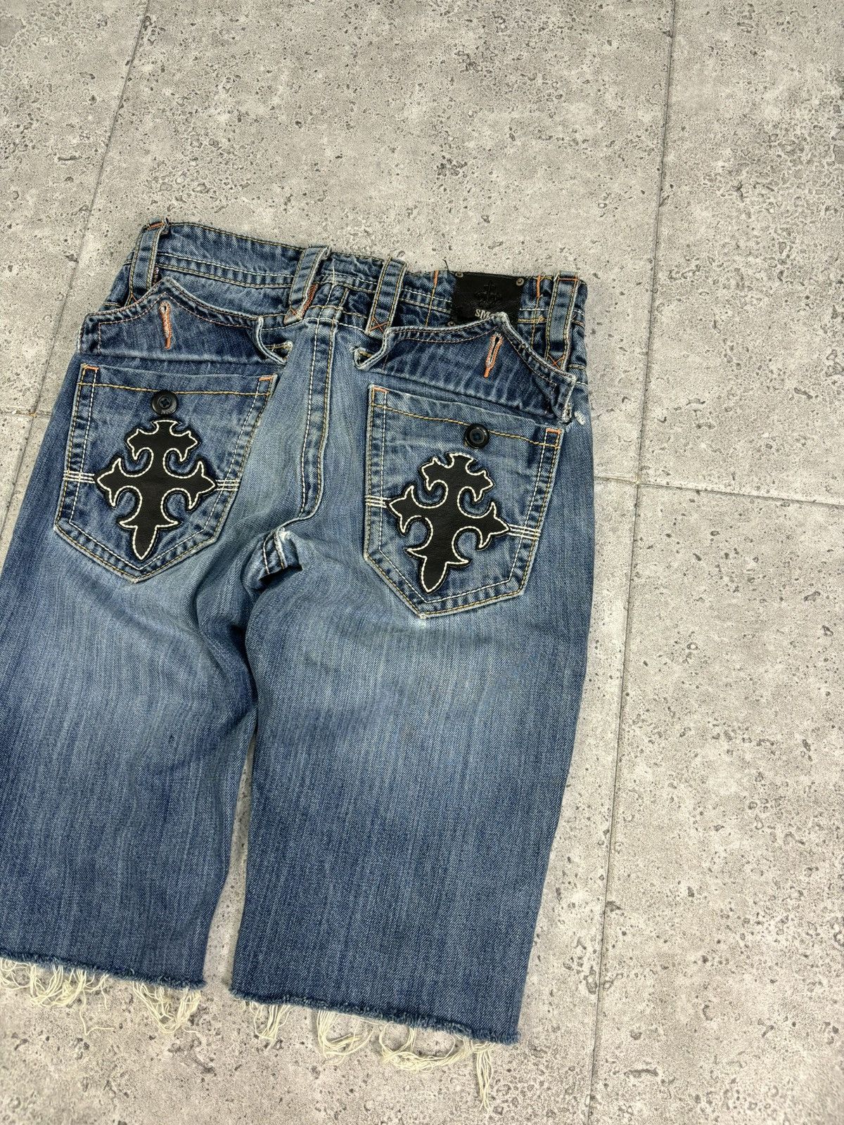 Affliction × Japanese Brand × Vintage Y2K Affliction 2000s Denim Shorts Faded Distressed Cross Size US 32 / EU 48 - 3 Thumbnail