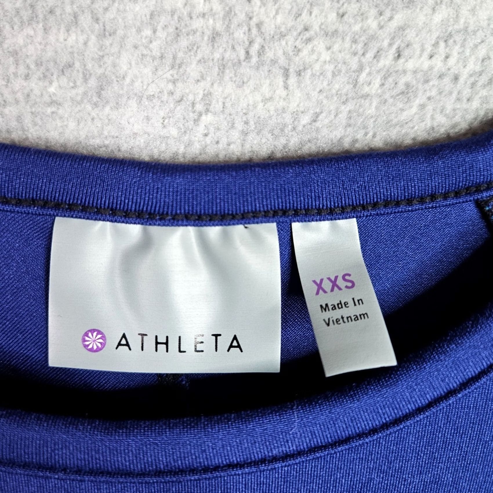 Athleta Athleta Women’s Blue Spotlight Long Sleeve Pullover Running Gym Top XXS Size 2XS Regular Crew Neck Activewear Top Size XXS / US 00 / IT 34 - 5 Thumbnail