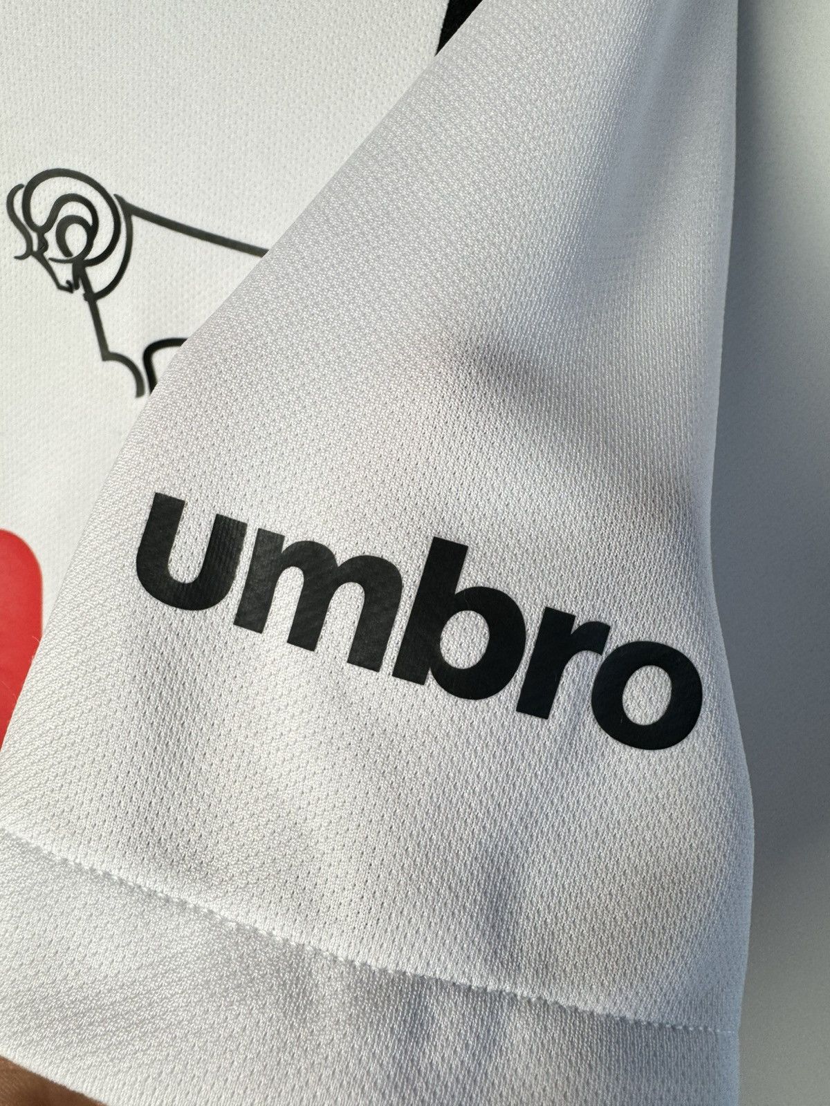 Umbro Derby Counry 2016 2017 Home Football Soccer Jersey Umbro Size US M / EU 48-50 / 2 - 7 Thumbnail