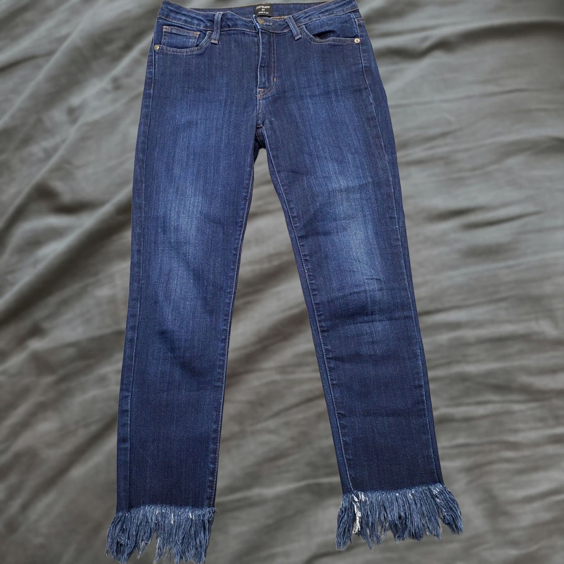 Denime JUST BLACK Jeans Womens Size 27 Blue Denim Cotton Pockets Dark Wash Frayed Hem Jeans 5-Pocket Design Women Size 27 Dark Wash Blue Size 27" / US 4 / IT 40 - 1 Thumbnail