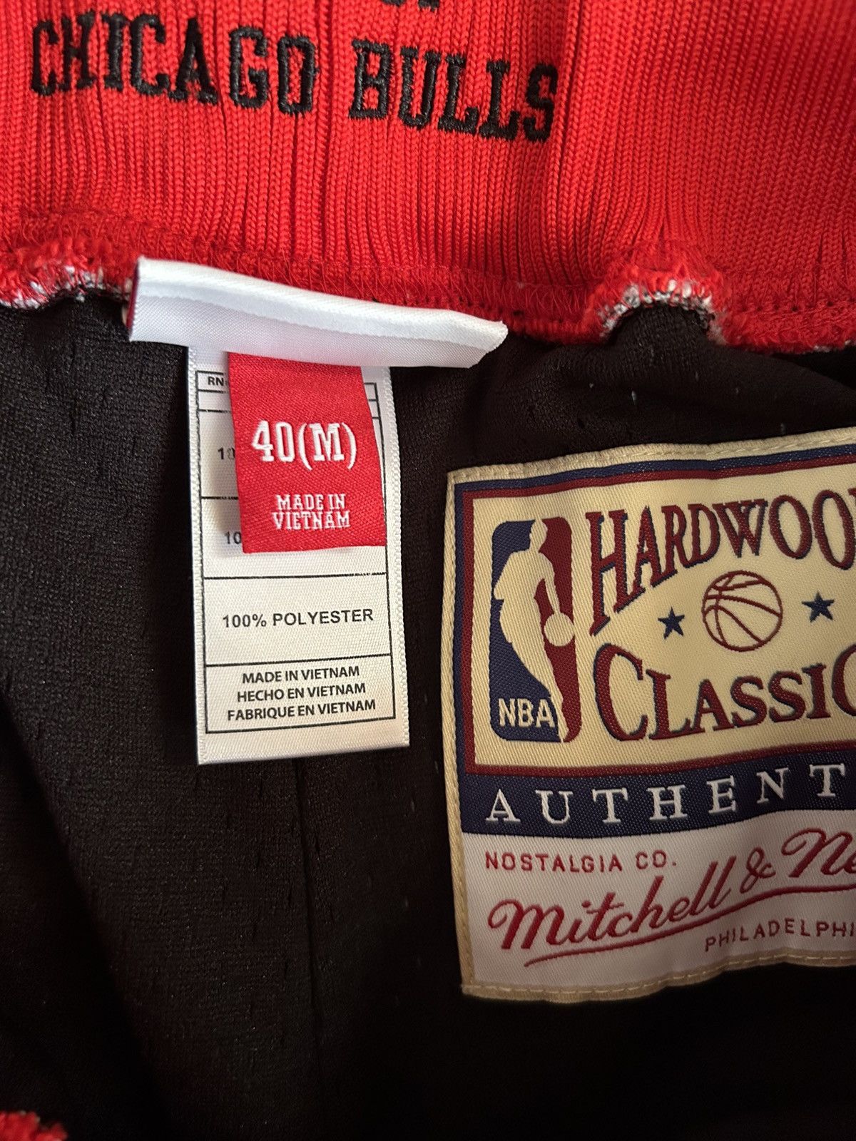 Mitchell & Ness Authentic Mitchell&ness Chicago bulls 96-97 away alt shorts Size US 40 / EU 56 - 4 Thumbnail
