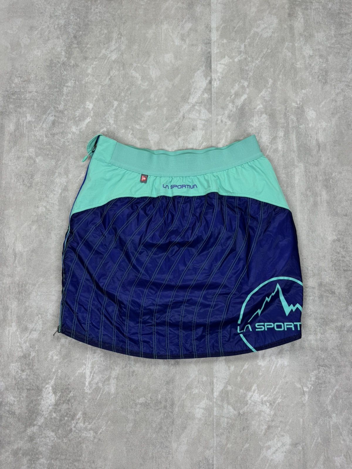 La Sportiva LA Sportiva Quilted Warm Up Mini reversible Skirt Hiking Size 29" - 2 Thumbnail