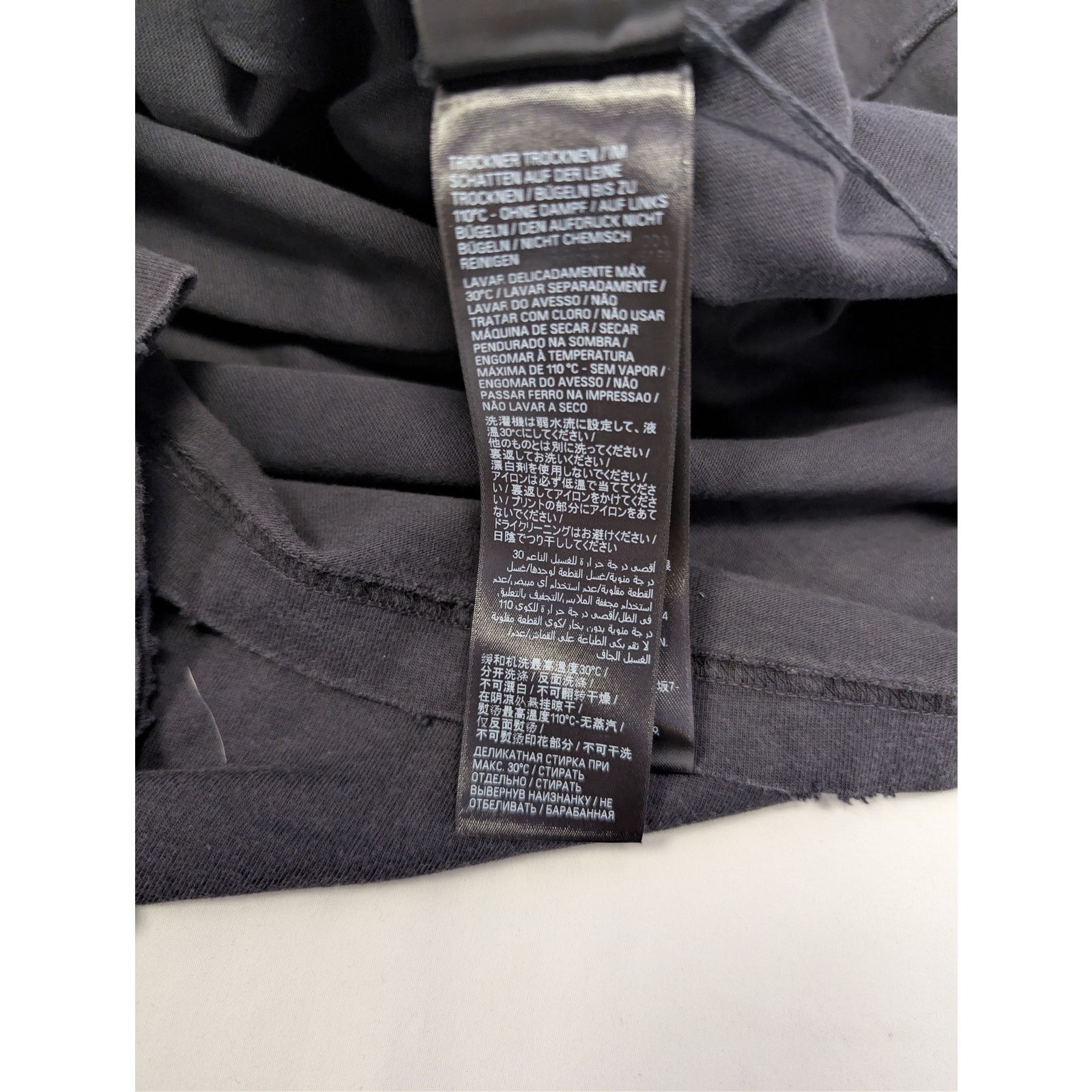 Balenciaga o1rshd1 Distressed DIY College Printed Cotton T-Shirt Black Size US S / EU 44-46 / 1 - 20 Thumbnail