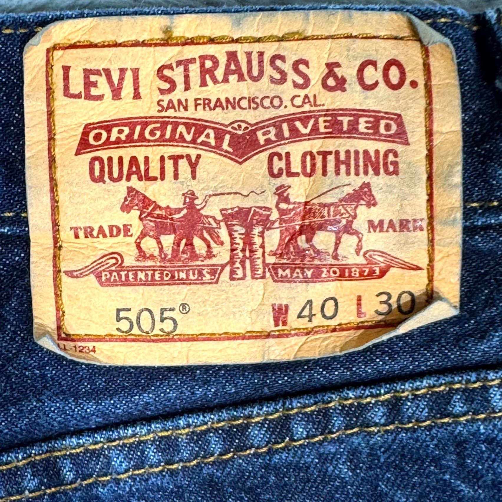 Levi's VINTAGE Levis 505 Jeans Mens 40x30 Blue Denim Regular Fit Straight Leg Classic Size US 40 / EU 56 - 3 Thumbnail