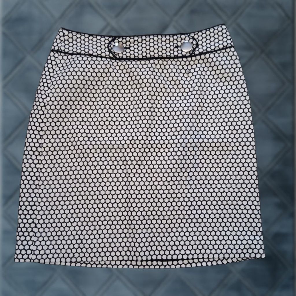 Ann Taylor Ann Taylor Skirt Petites 2P Short White Black Geometric Lined Silk Zip Women Size 26" / US 2 / IT 38 - 1 Thumbnail