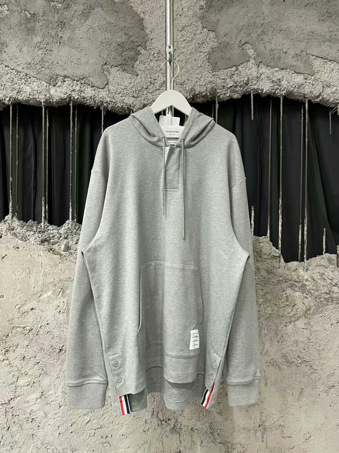 Thom Browne thom browne gray hoodie with logo Size US M / EU 48-50 / 2 - 1 Thumbnail