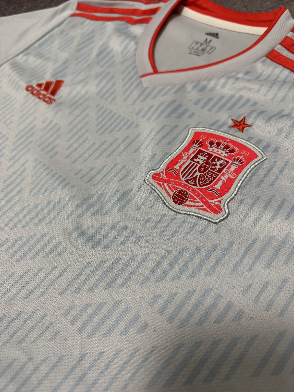 Adidas Spain 2018 2019 away soccer football jersey shirt kit tee Size US M / EU 48-50 / 2 - 6 Thumbnail