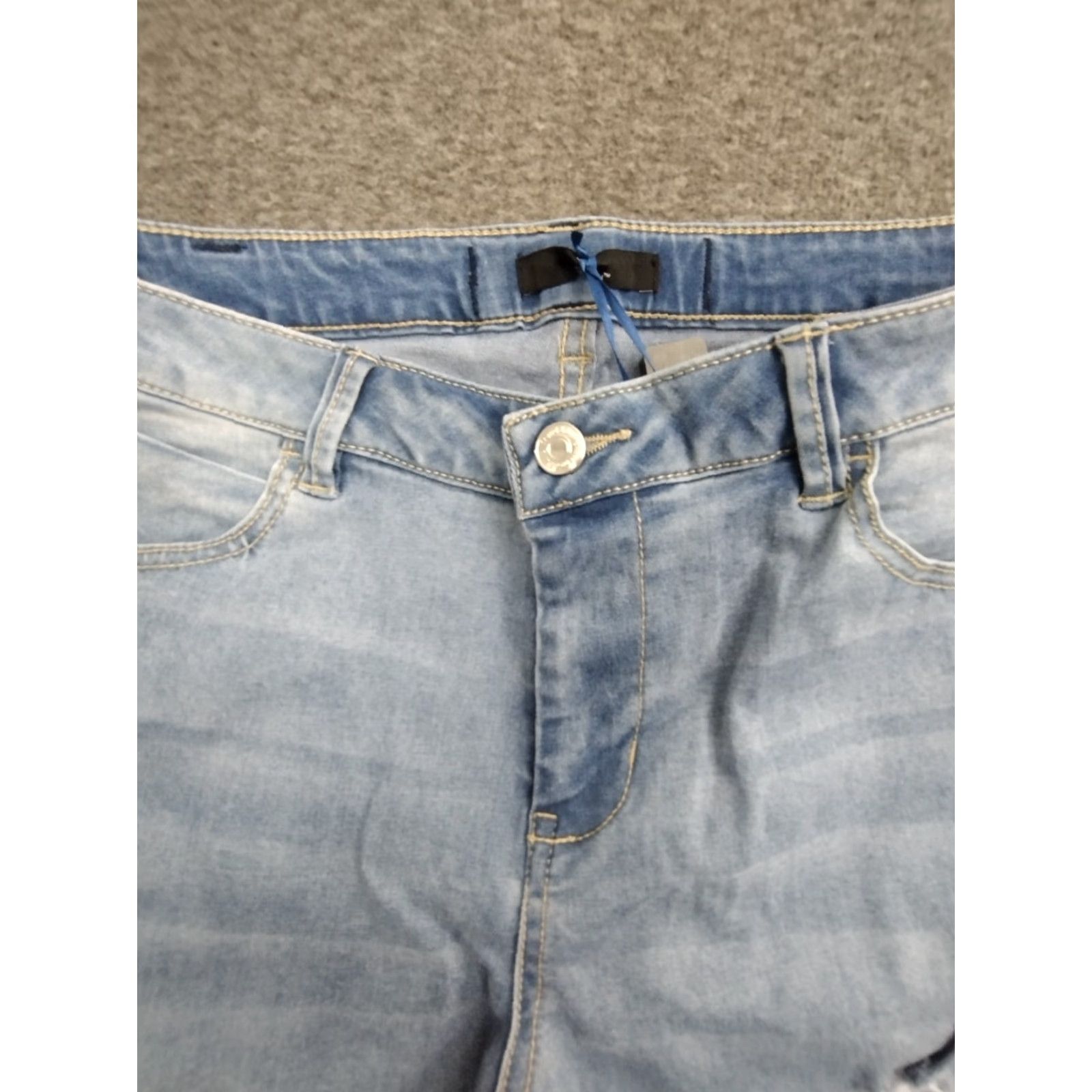 Denime Trend & Build Jeans Women 34 Light Denim 5-Pocket Whiskering Skinny Slim Stretch Blue Heather (If you consider color as Light Blue) Size 24" / US 00 / IT 34 - 3 Thumbnail