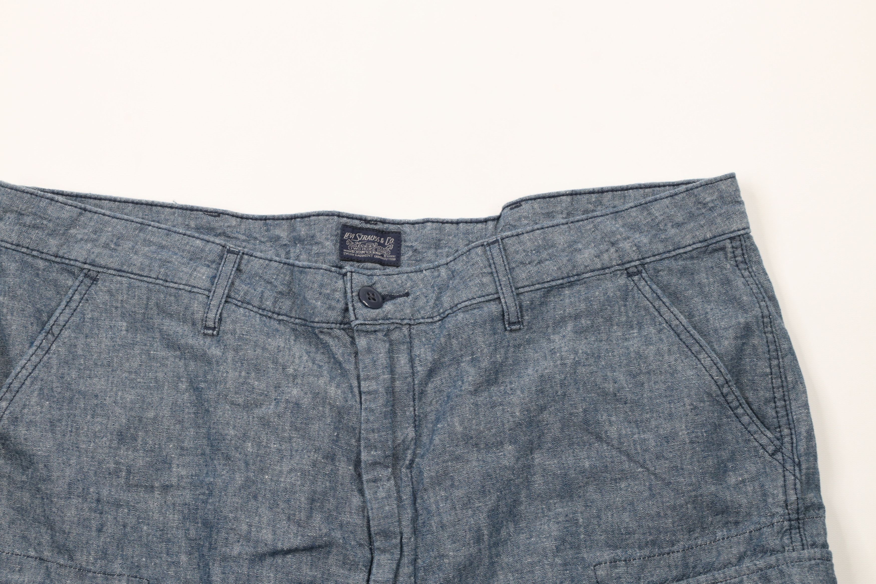 Levi's × Vintage Vintage Y2K Levis Baggy Fit Linen Blend Cargo Shorts Blue Size US 40 / EU 56 - 2 Thumbnail