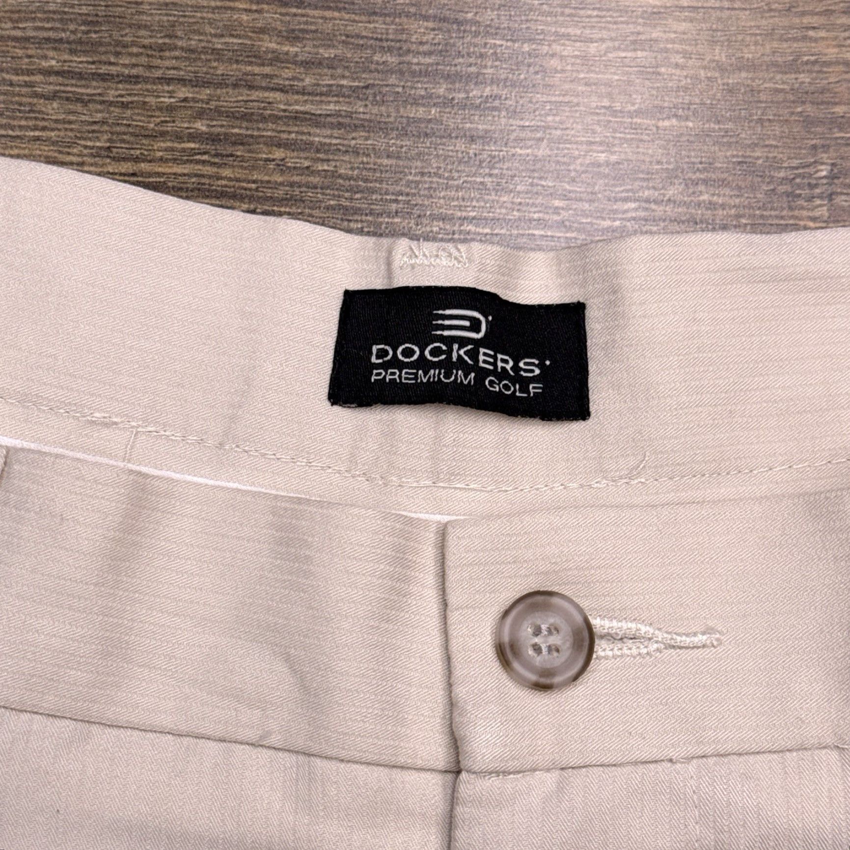 Dockers Dockers Premium Golf Shorts Mens 38 Tan Relaxed Pleated New Inseam 9.5in Chino Button Logo Easy Care Machine Washable Solid Polyester Rayon Size US 38 / EU 54 - 4 Thumbnail