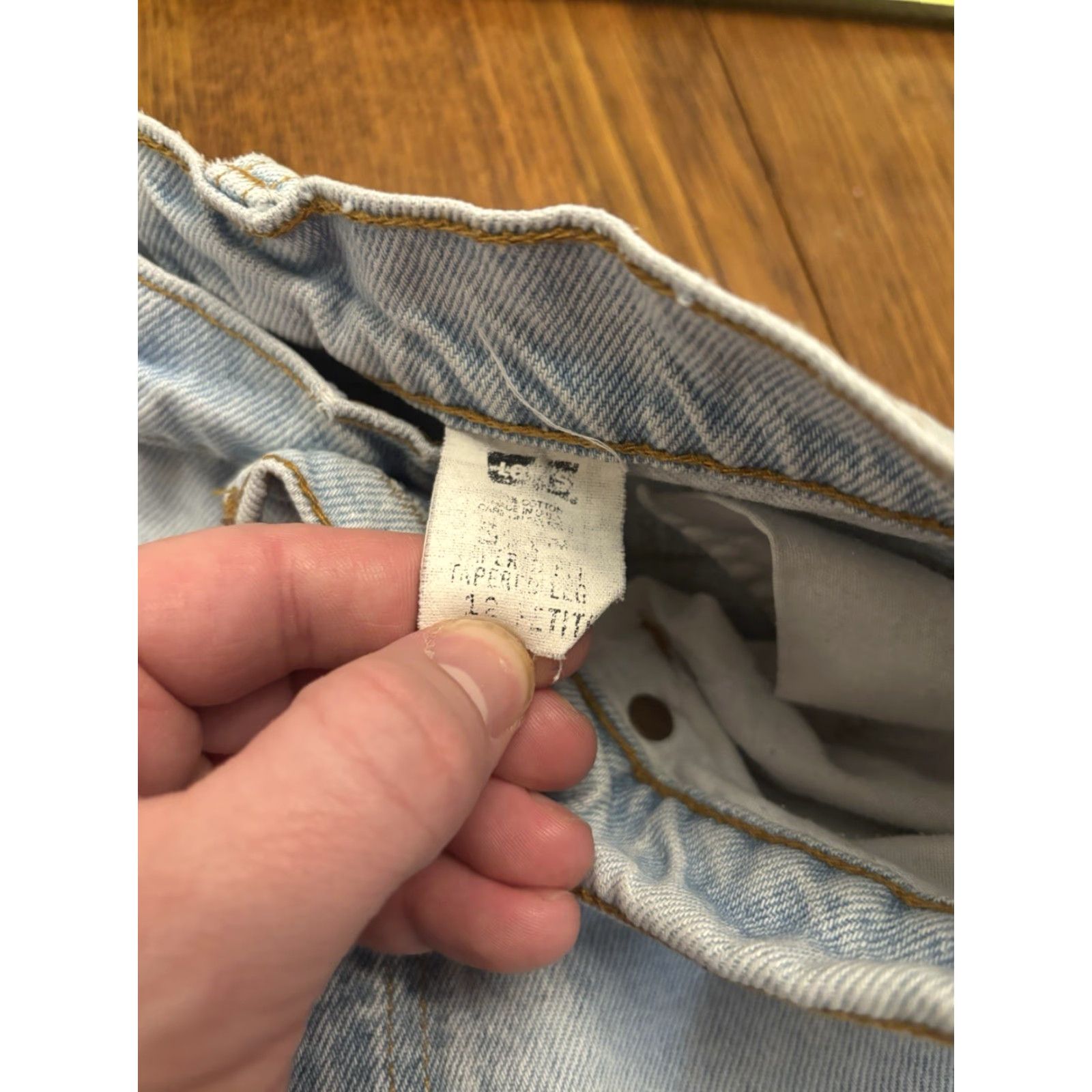 Levi's VINTAGE Levi's 521 Jeans Womens 12 Tapered Light Wash Blue Denim Jeans Womens 12 Levis 521 Tapered Fit Blue Denim Mens? Size 34" / US 12 / IT 48 - 4 Thumbnail
