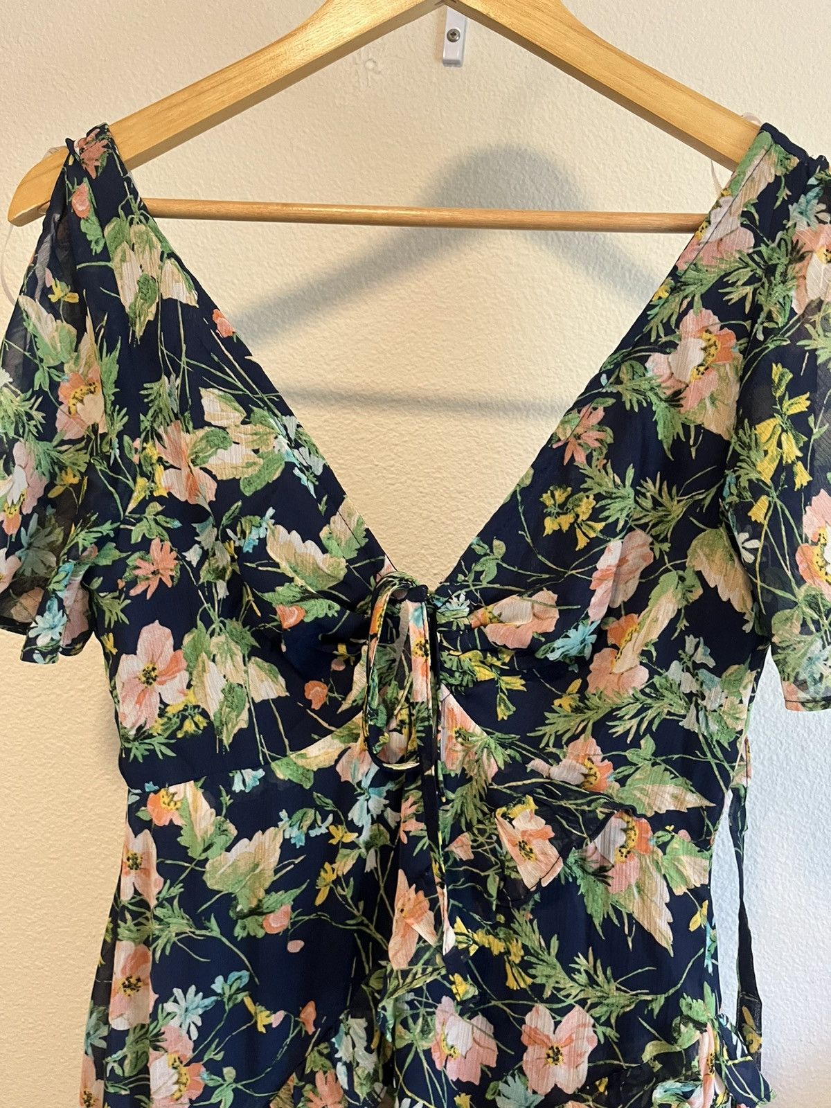 Lulus Lulu’s midi floral dress size small Size S / US 4 / IT 40 - 2 Thumbnail
