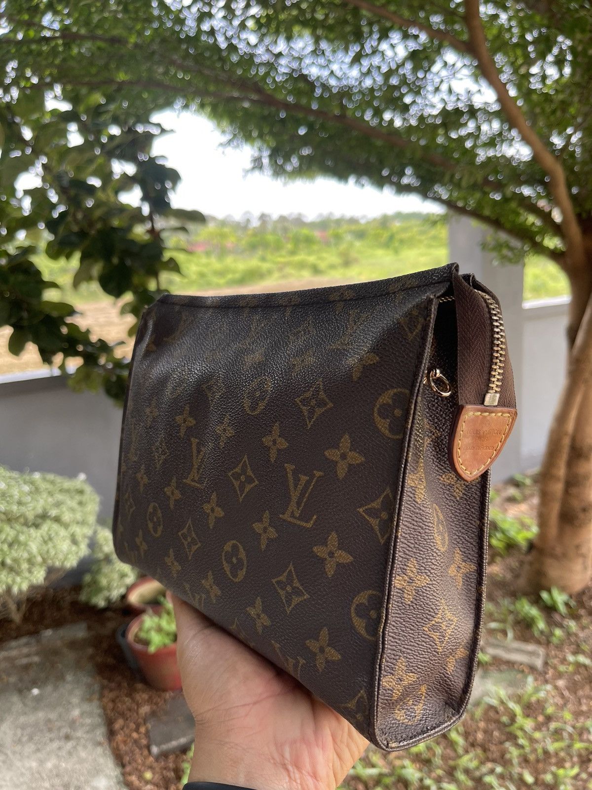 Louis Vuitton Authentic LOUIS VUITTON Mono Porce Toilette Bag Size ONE SIZE - 4 Thumbnail