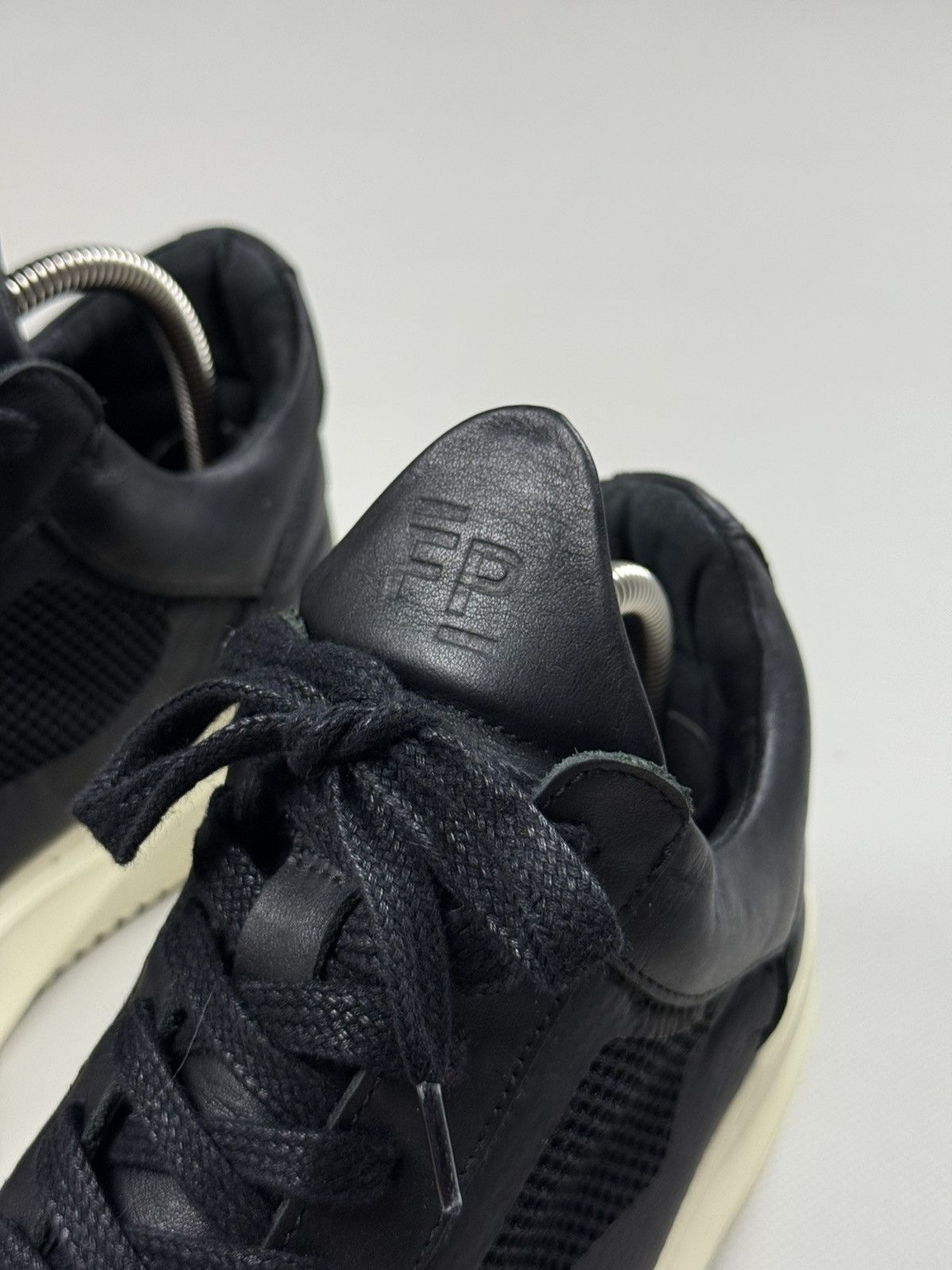 Filling Pieces Filling Pieces Men’s Low Top Sneakers Shoes Size EU 42 US 9 Size US 9 / EU 42 - 11 Thumbnail