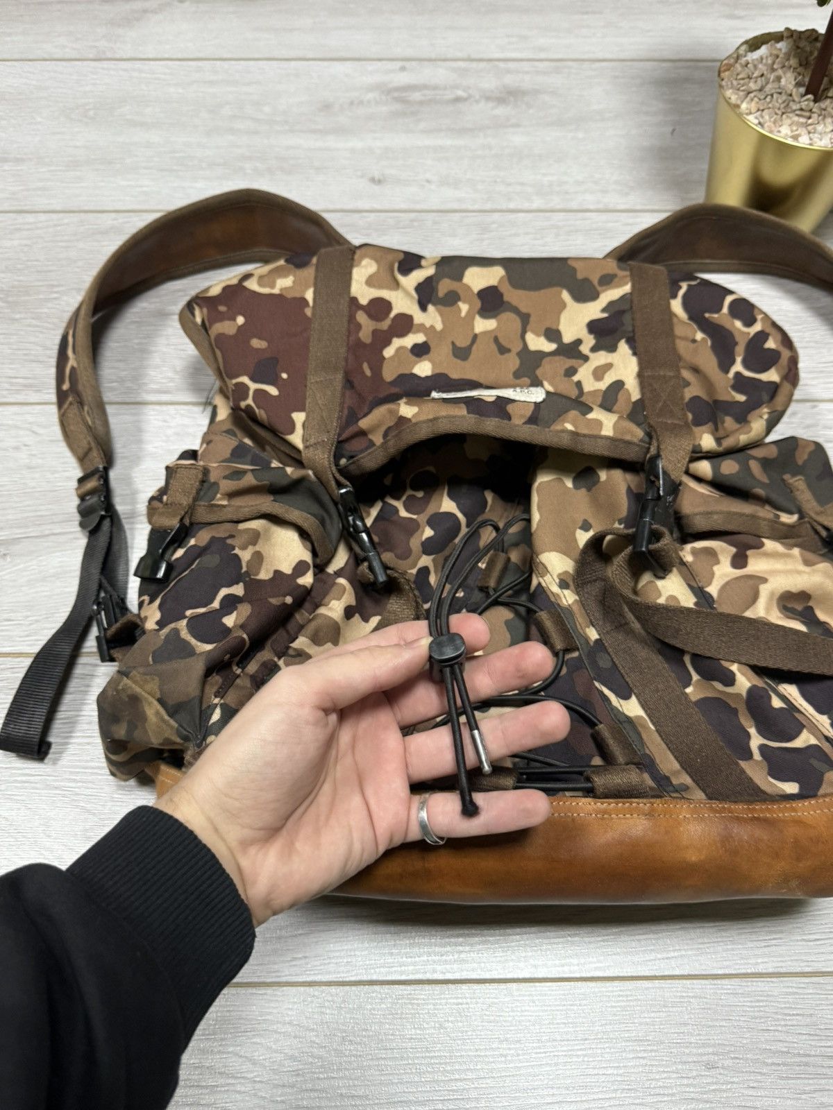 Eastpak Eastpak x APC camouflage leather hiking backpack rucksack Size ONE SIZE - 4 Thumbnail