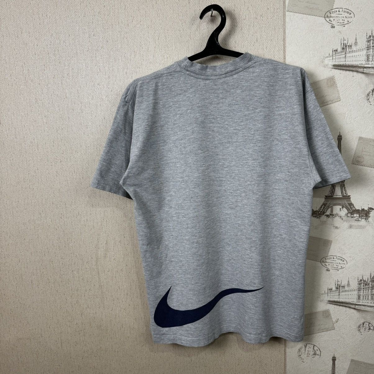 Nike × Vintage Vintage Nike 90s T shirt Centre Logo Gray XL Streetwear Size US XL / EU 56 / 4 - 16 Thumbnail
