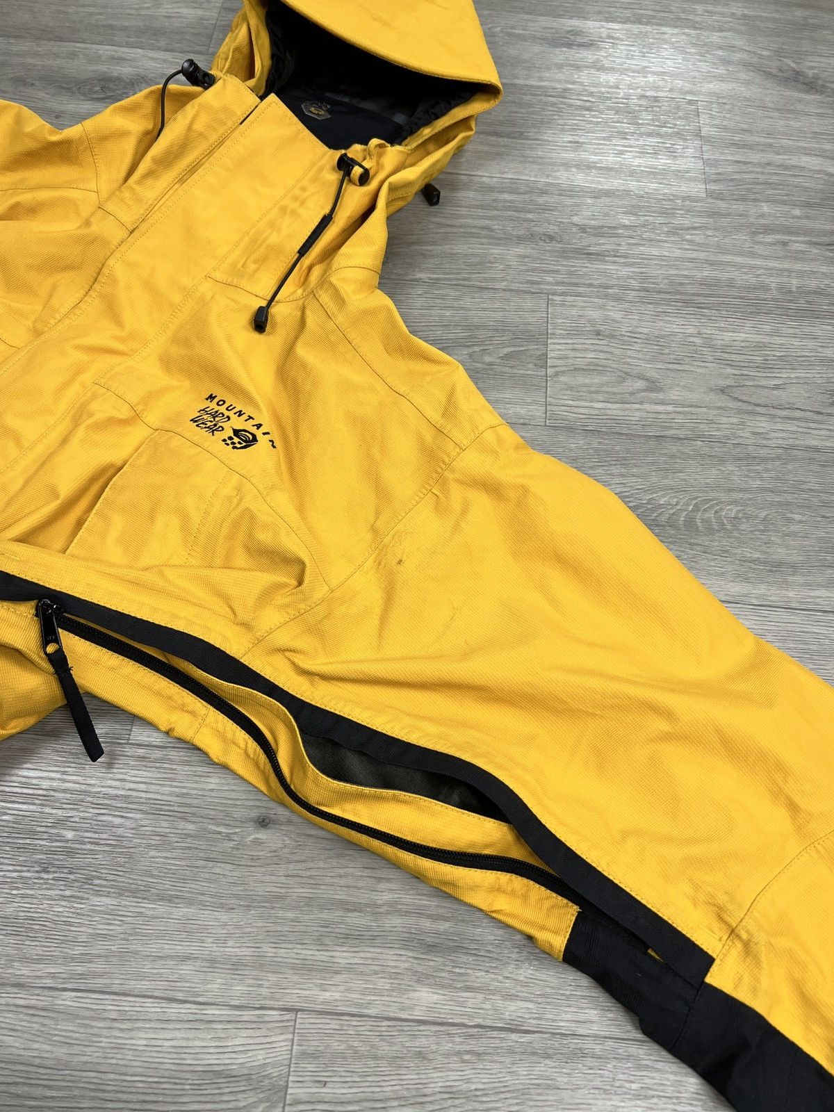 Mountain Hardwear Mountain Hardwear Gore Tex XCR Jacket Size L gorpcore Size US L / EU 52-54 / 3 - 8 Thumbnail