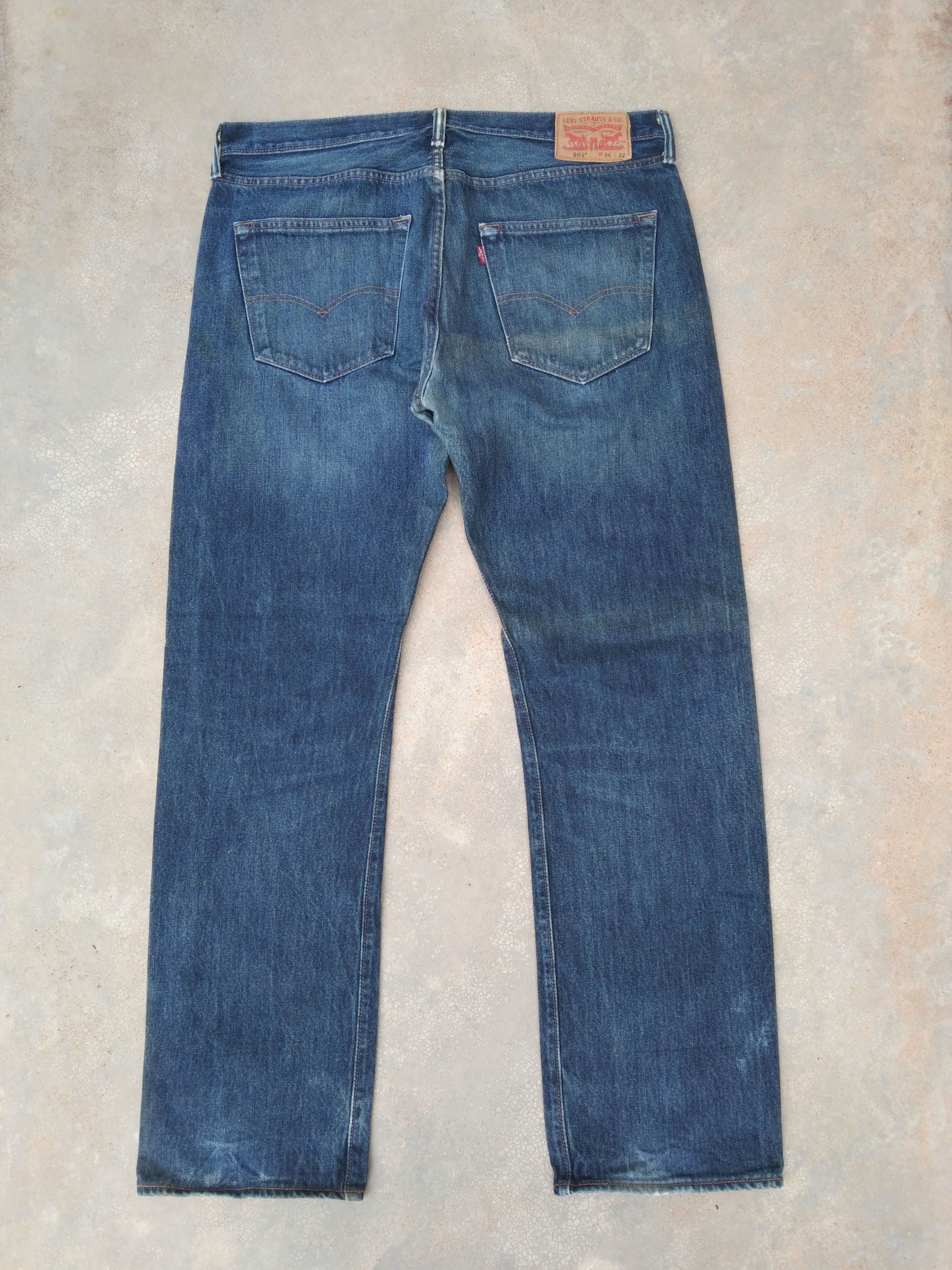 Levi's Vintage Levi's 501 Faded Blue Straight Leg Jeans 36x32 Size US 36 / EU 52 - 2 Thumbnail