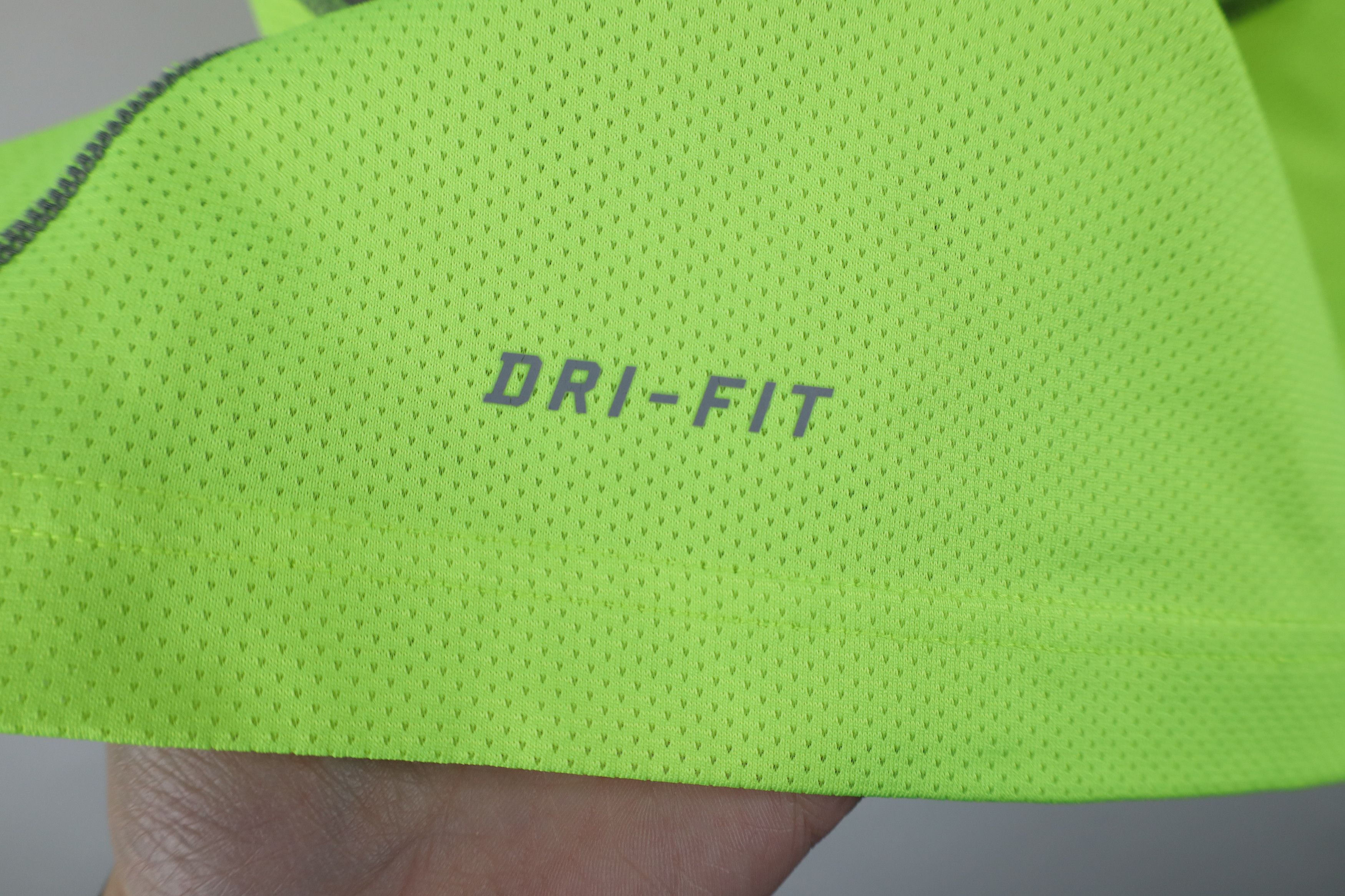 Nike Nike Pro Combat Vented Gym Training Short Sleeve T-Shirt Size US L / EU 52-54 / 3 - 4 Thumbnail