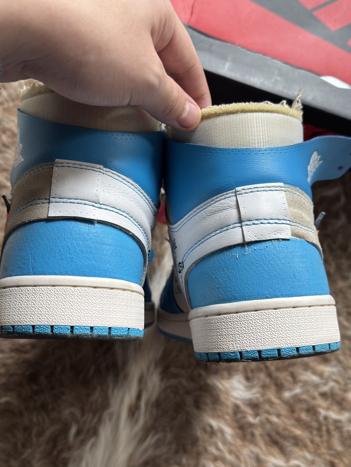 Jordan Brand × Off-White OFF WHITE x Air Jordan 1 Retro High OG UNC Size US 10 / EU 43 - 3 Thumbnail