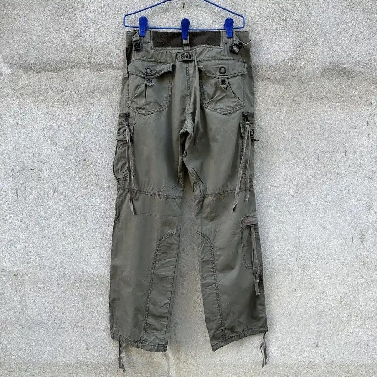Le Grande Bleu (L.G.B.) RARE‼️ASK EQUIRED BONDAGE PUNK TROUSERS MULTIPOCKET CARGO Size US 30 / EU 46 - 12 Thumbnail