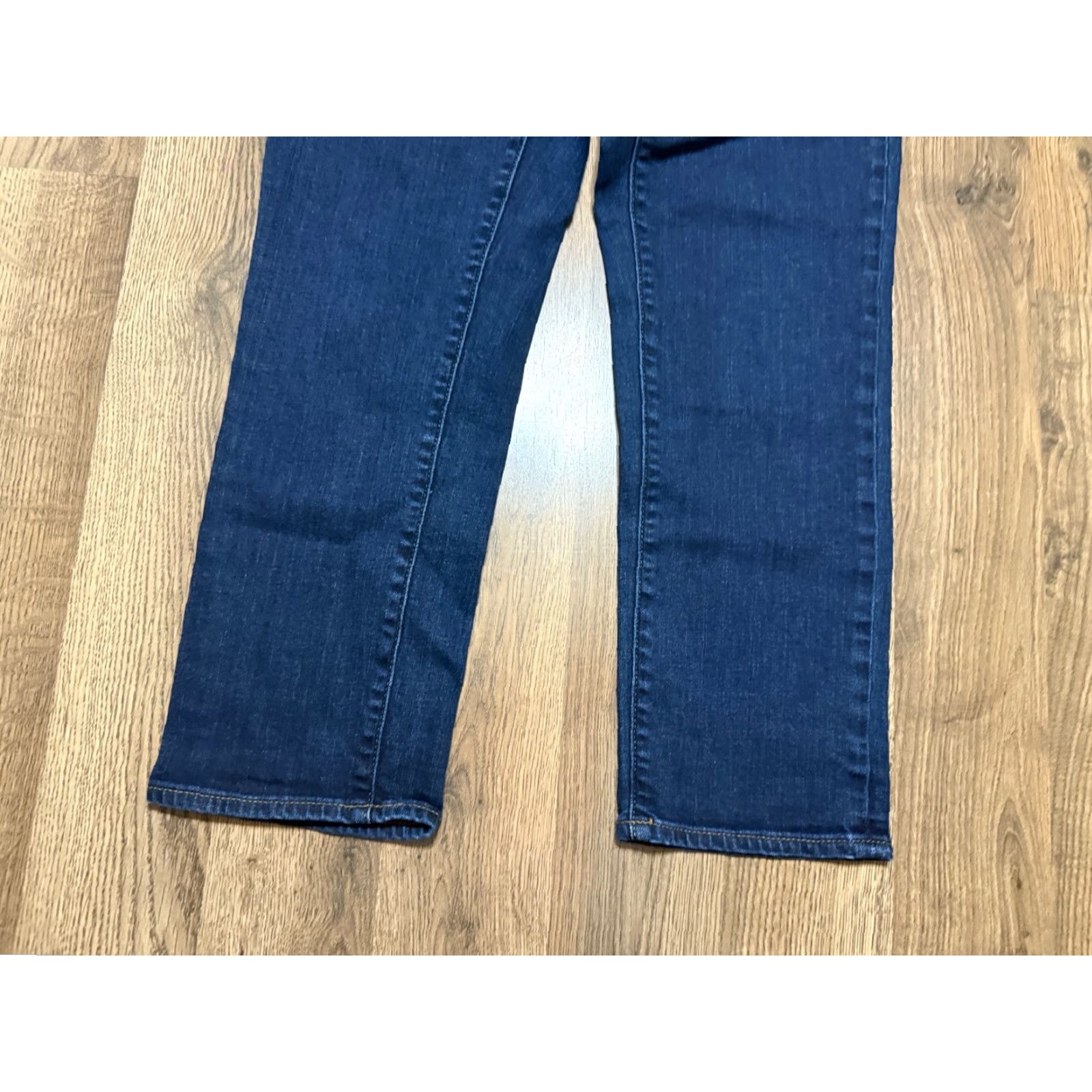 Lands' End Lands' End Jeans Women's 4 Blue Denim Mid Rise Crop Pockets 5-Pocket Regular Inseam 24" Size 4 Womens Cotton Blend Jeans Size 27" / US 4 / IT 40 - 3 Thumbnail