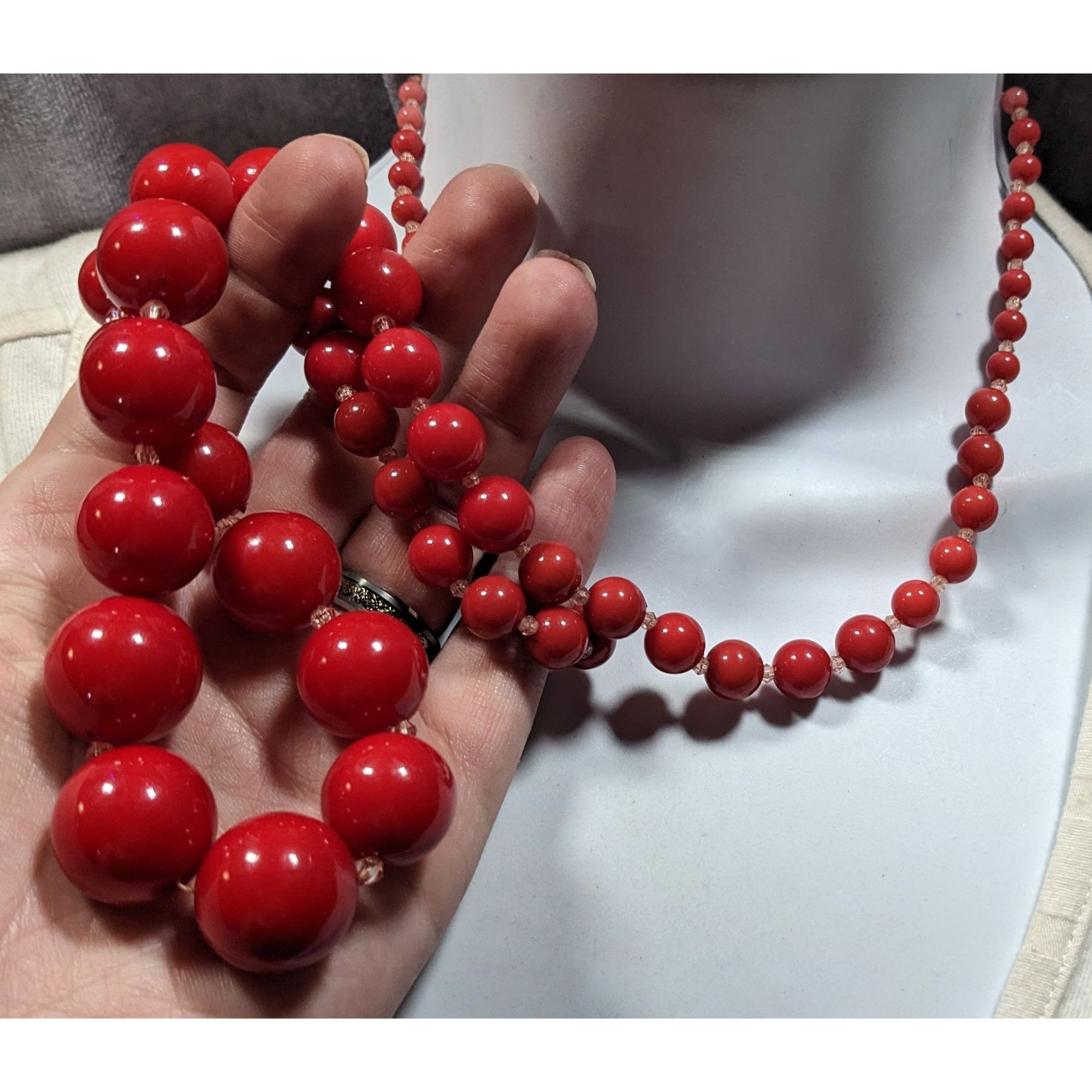 Other Vintage Red Lucite Graduated Beaded Necklace Size ONE SIZE - 3 Thumbnail