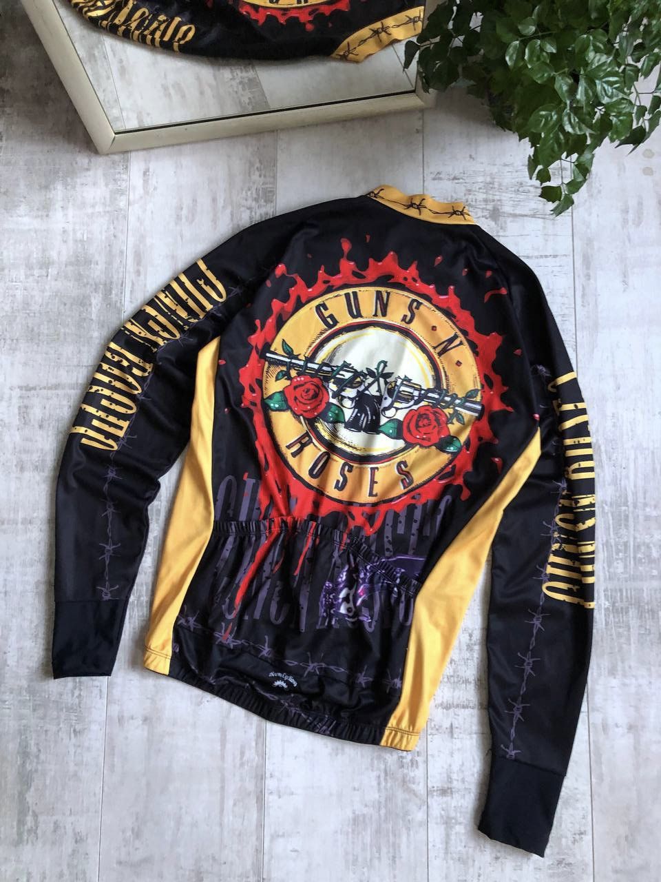 Band Tees × Guns N' Roses × Vintage Guns N Roses Vintage T-Shirt Jersey Over Printed VERY RARE Size US L / EU 52-54 / 3 - 3 Thumbnail