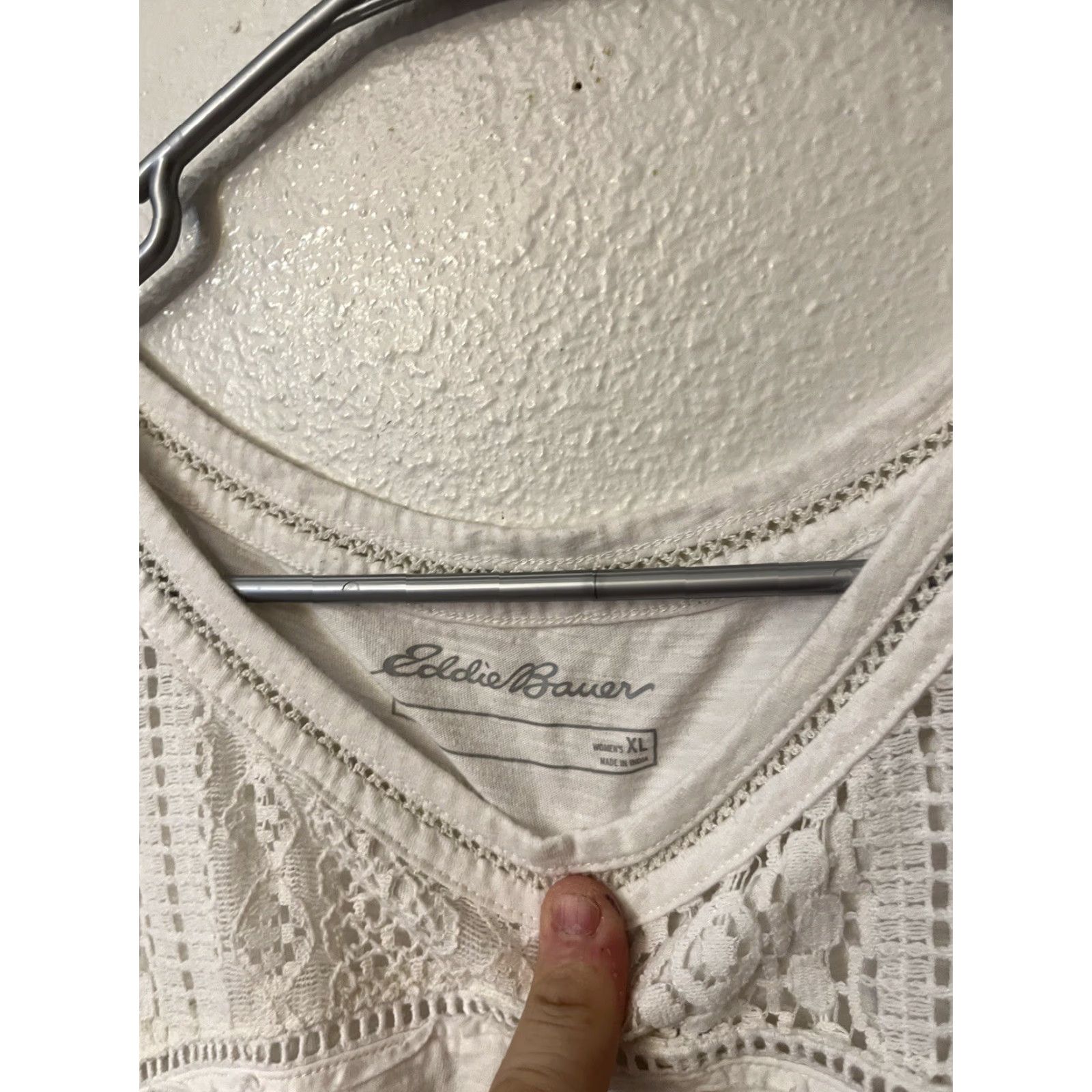 Eddie Bauer VINTAGE Eddie Bauer Ivory Lightweight Cotton Embroidered Sleeveless Blouse Top XL Women Button Embroidered Casual Shirt Size XL / US 12-14 / IT 48-50 - 3 Thumbnail