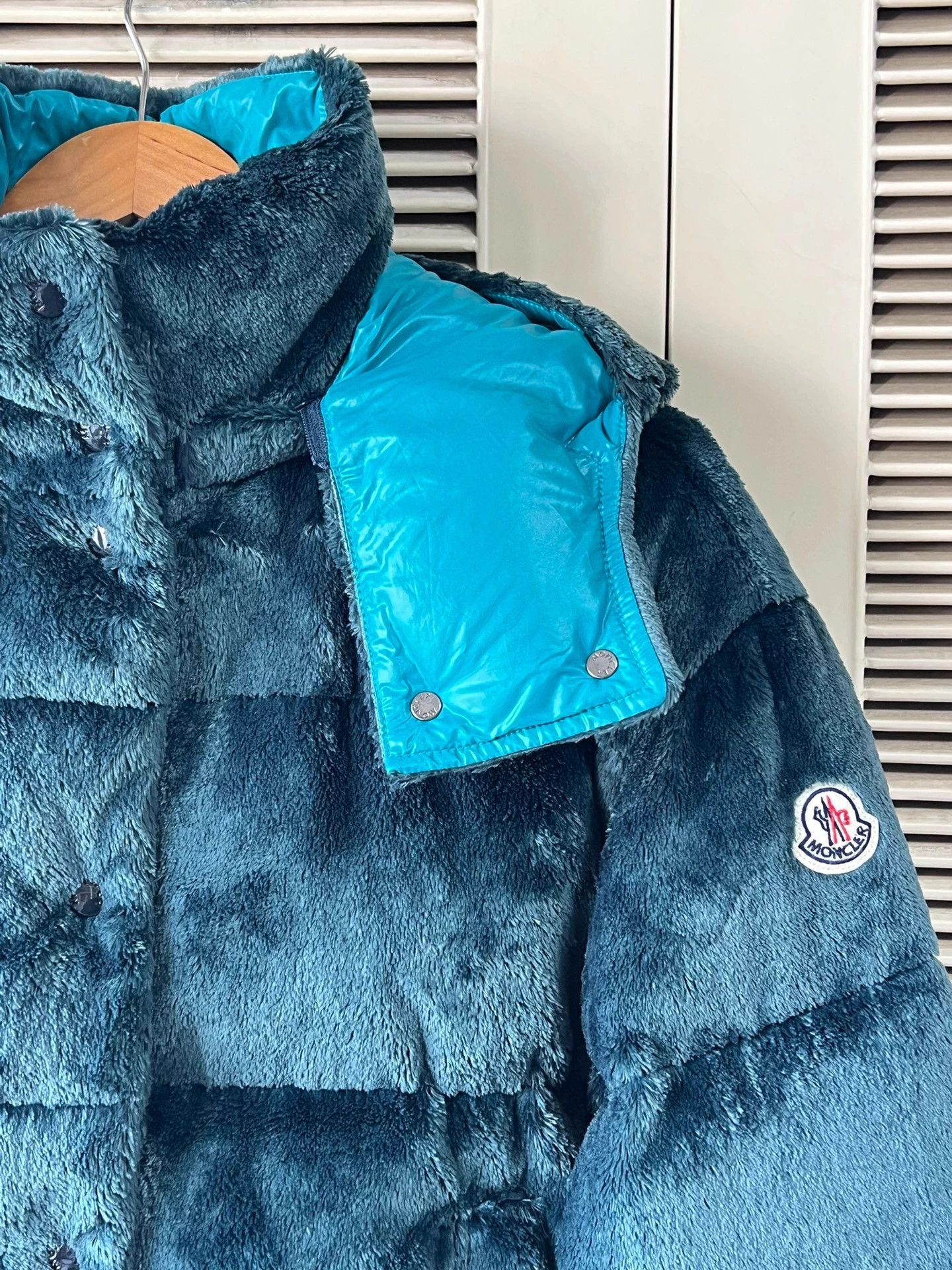 Moncler Moncler short down coat blue colorblock hooded size 0 mint Size XS / US 0-2 / IT 36-38 - 4 Thumbnail