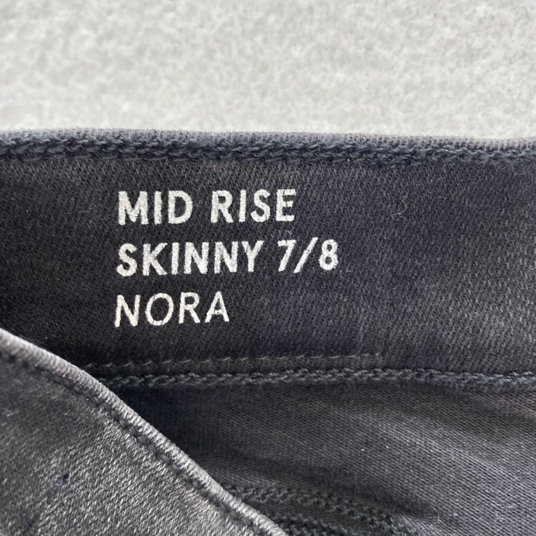 Tommy Hilfiger Tommy Hilfiger Jeans Women's 7/8 Nora Skinny Mid Rise Black Candiani Denim 26x27 Size 26" / US 2 / IT 38 - 6 Thumbnail