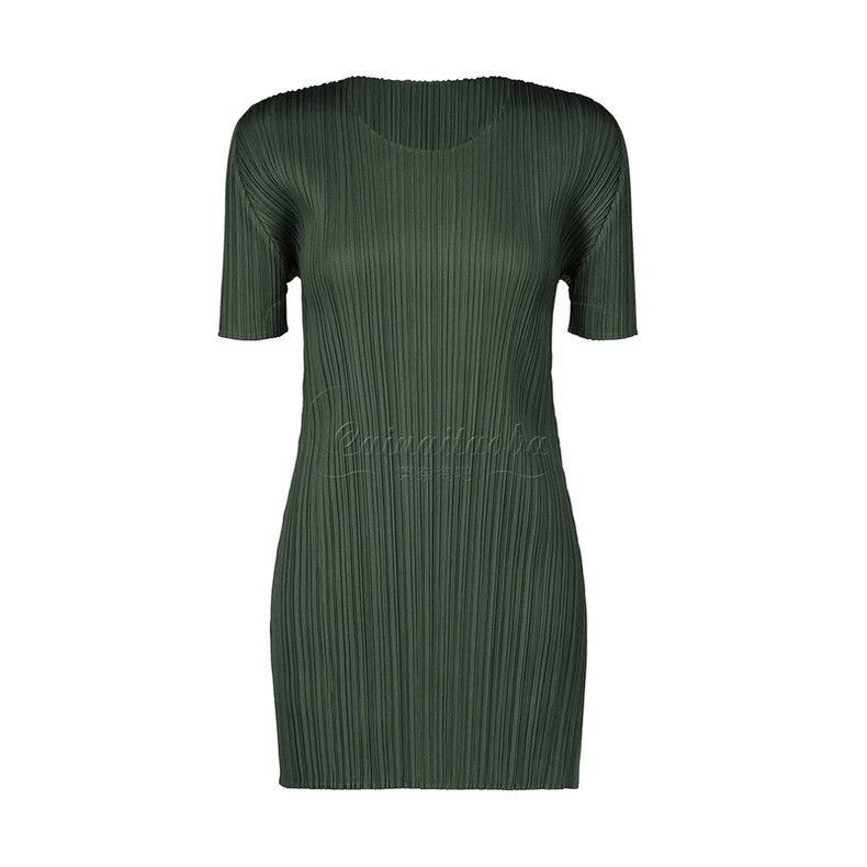 Issey Miyake Issey Miyake Pleats Dress for Daily Wear -2507 Size S / US 4 / IT 40 - 1 Thumbnail