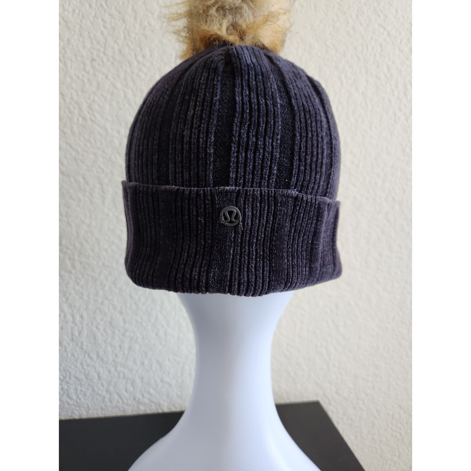 Lululemon Lululemon Women's Fuzzy Knot Beanie One Size Size ONE SIZE - 3 Thumbnail