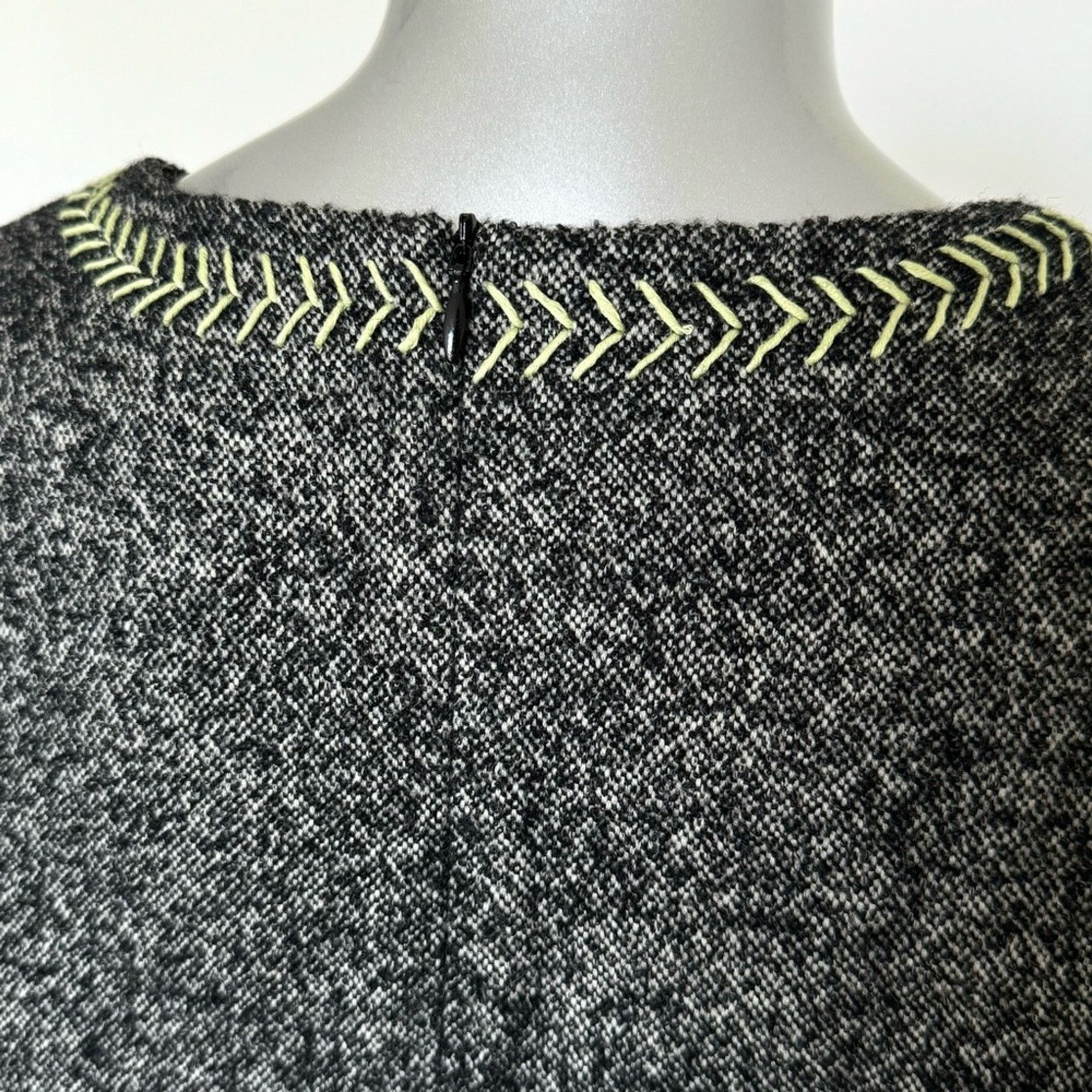 Moschino NWOT! MOSCHINO Top, Size 6 Size M / US 6-8 / IT 42-44 - 3 Thumbnail