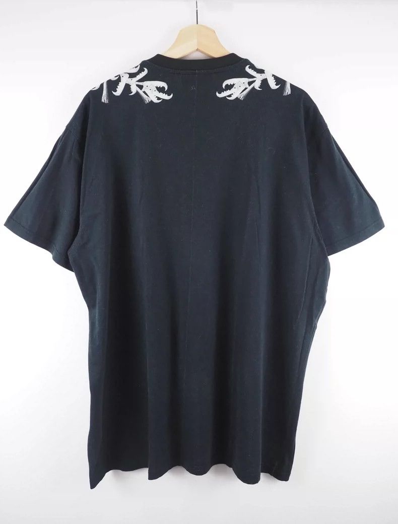 Givenchy Givenchy Black oil painting Virgin Angel short-sleeved shir Size US L / EU 52-54 / 3 - 2 Thumbnail