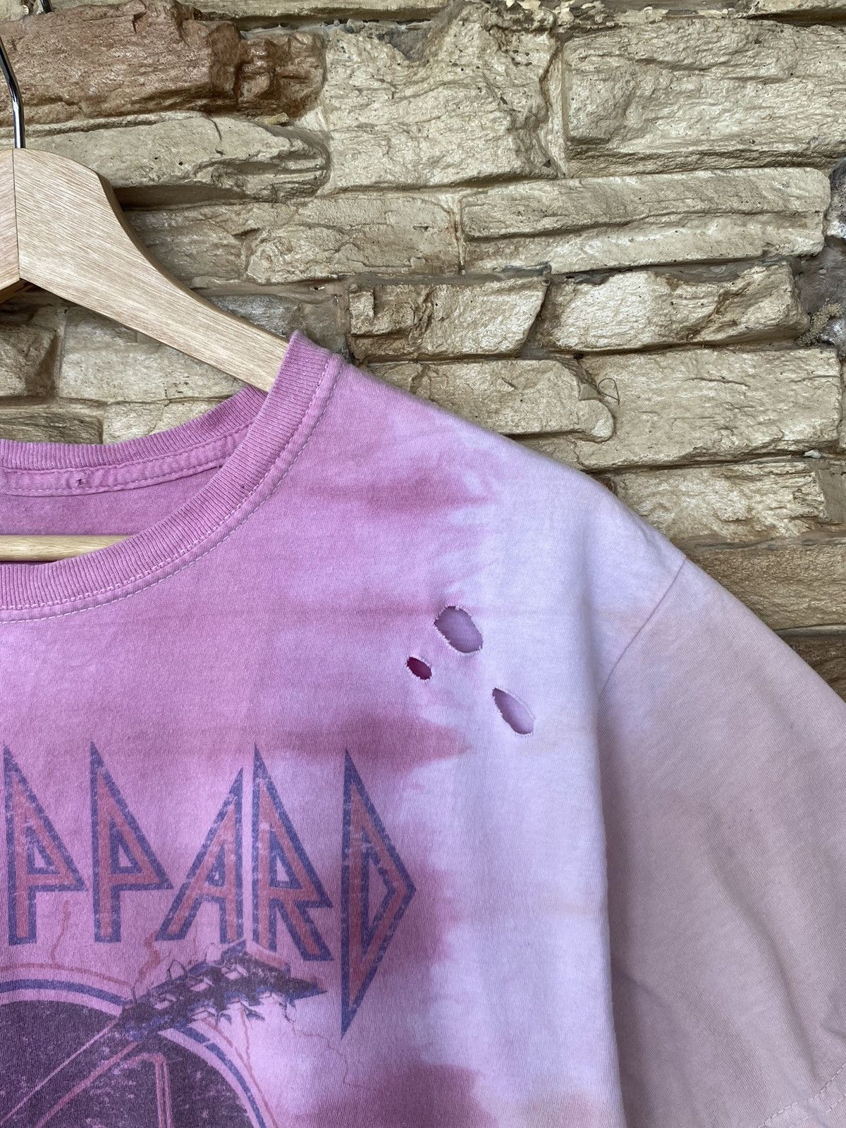Vintage Distressed Def Leppard Tie Dye Band Tee Size US M / EU 48-50 / 2 - 7 Thumbnail